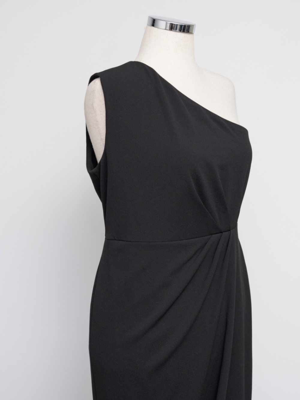 Calvin Klein - One-Shoulder Ruched Gown - Picture 8 of 12